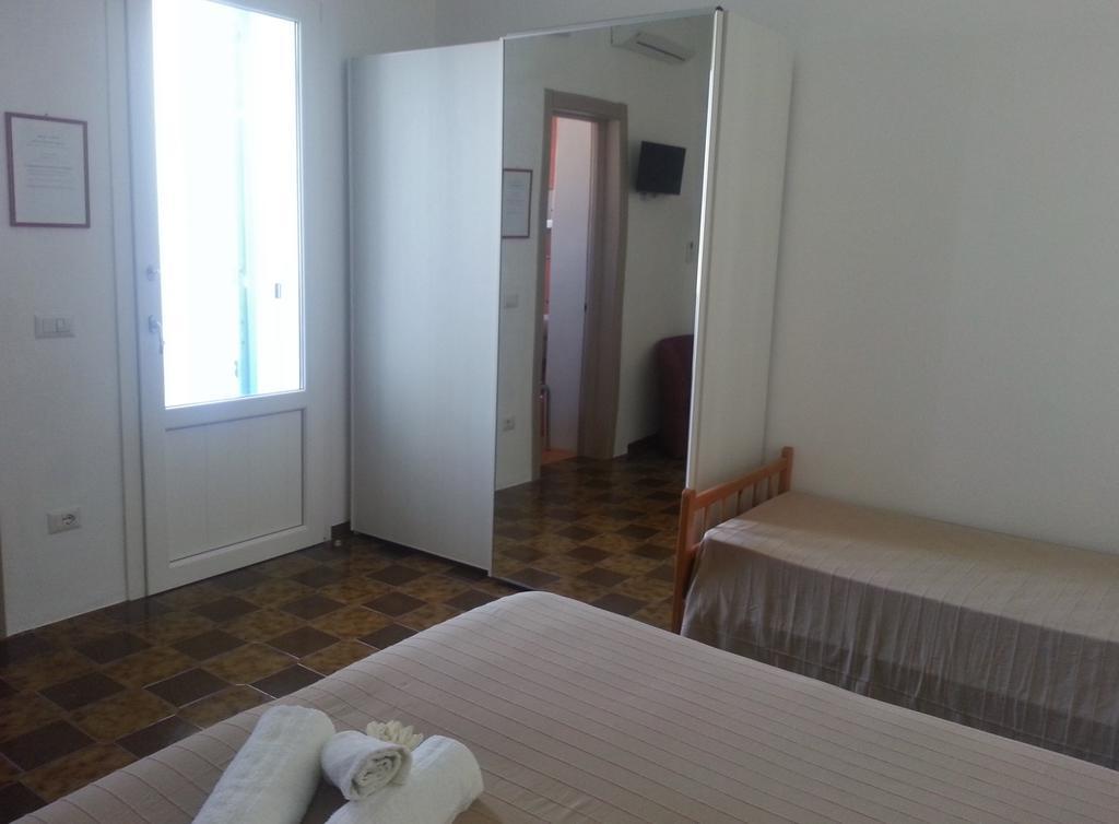 B&B Brezza Marina Torre Pali Bagian luar foto